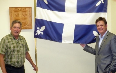 Sylvain Rochon se réjouit du classement officiel du drapeau Carillon de Saint-Jude comme objet patrimonial