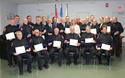 Dix-sept pompiers de Contrecoeur reçoivent des médailles de mérite