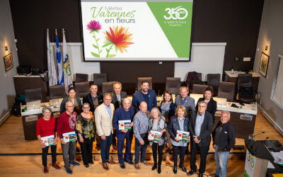 Le conseil municipal décerne les Mérites Varennes en fleurs 2022