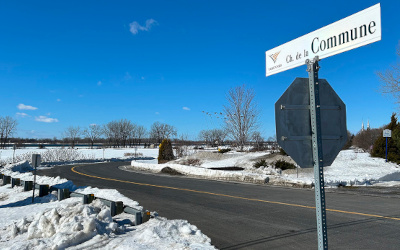 Un lien routier officiellement nommé chemin de la Commune à Varennes